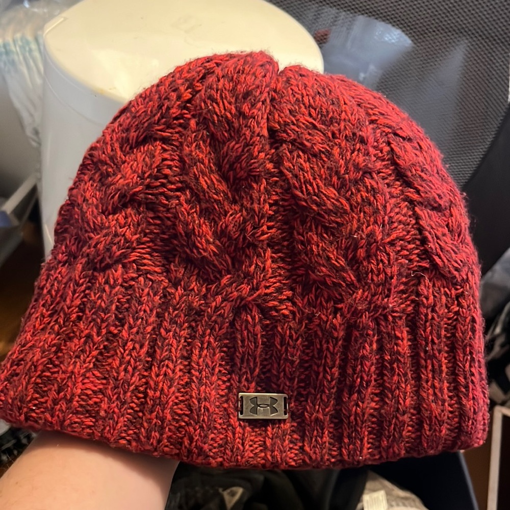 🔴 Women’s Under Armour Winter Hat